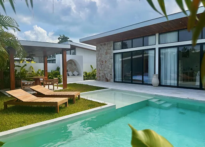 Golden Palm Pool Villa Near Fishermans Village